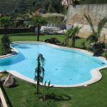 Piscina residencial com vista para o Douro